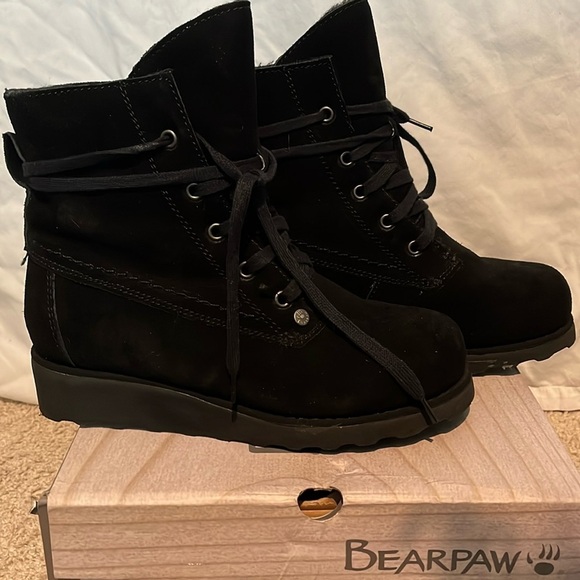 Bearpaw Krista Platform Boots - Picture 4 of 5